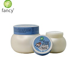 Fancy beauty whitening scrub 400g.(sp.)milk